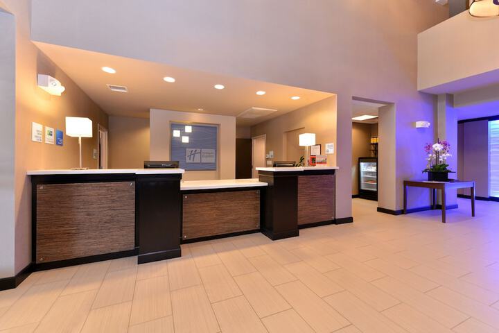 Holiday Inn Express & Suites Indio - Coachella Valley by IHG