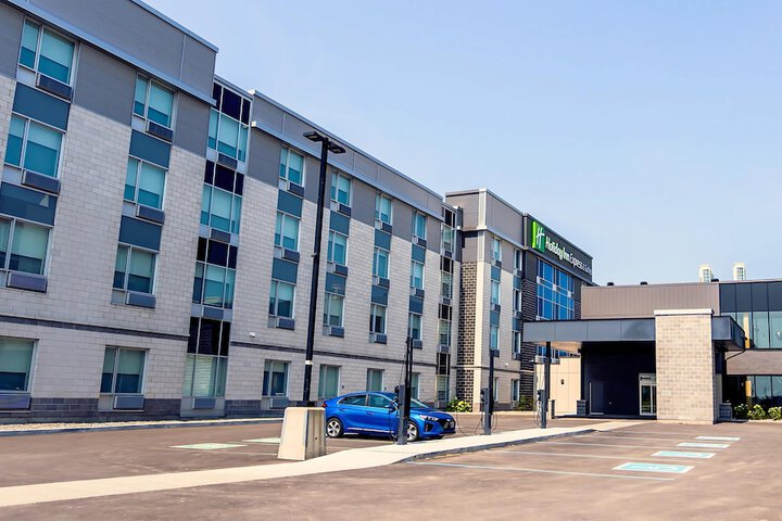 Holiday Inn Express & Suites Trois Rivieres Ouest by IHG