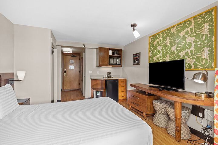 Room 32 of 61