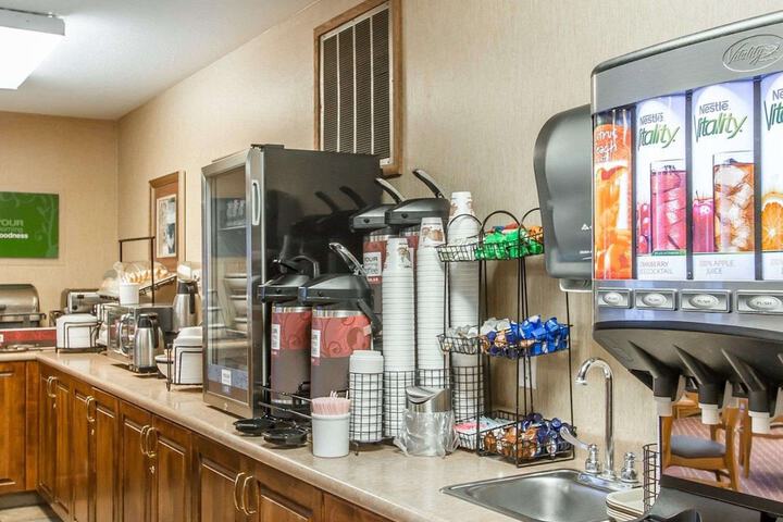 Quality Inn & Suites Fort Madison near Hwy 61