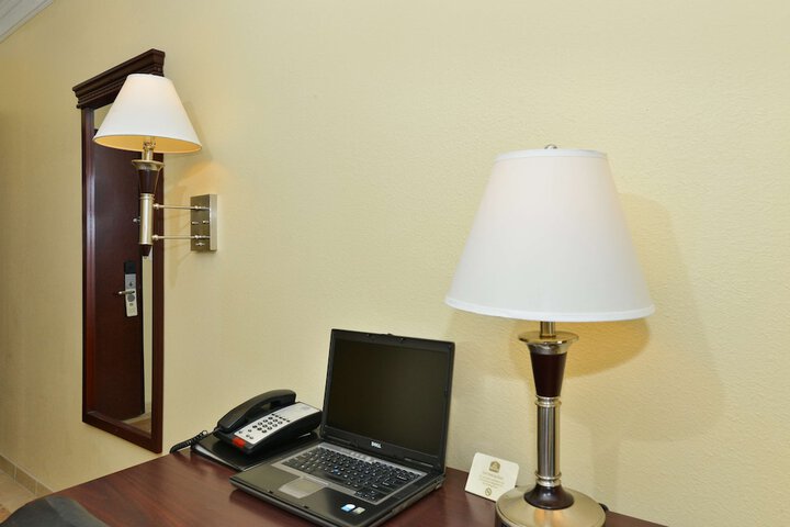 Room 11 of 27