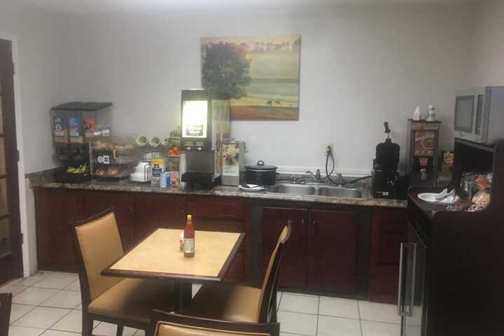 Loyalty Inn Hawkinsville