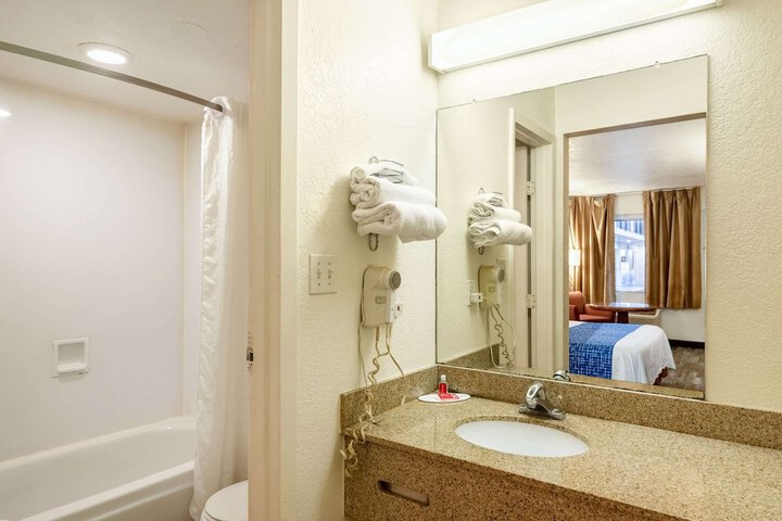 Room 16 of 26