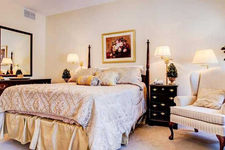 Room 110 of 191