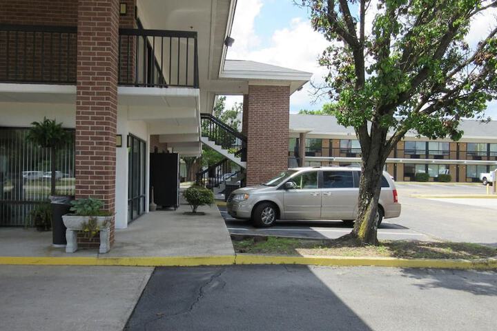 Hotel 5 of 34