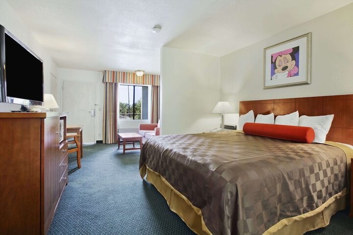 Room 21 of 29