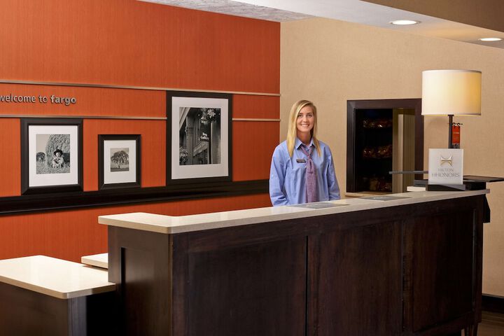Hampton Inn & Suites by Hilton Fargo Medical Center