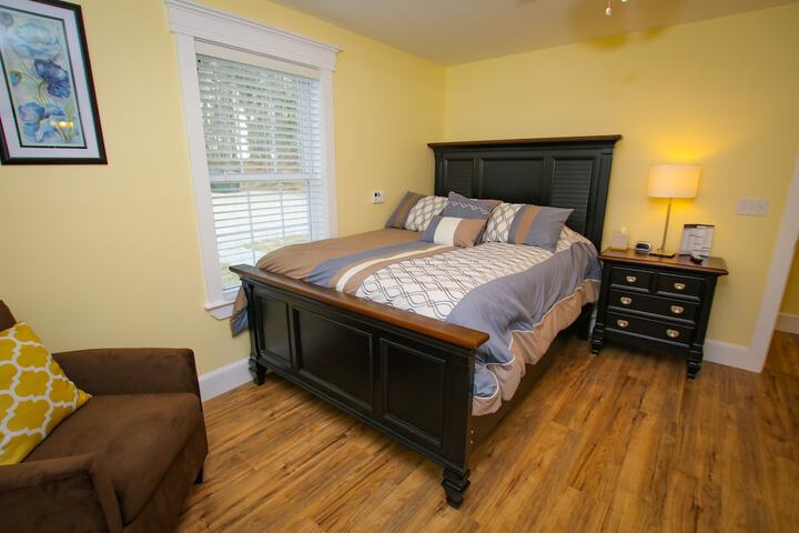 Room 163 of 373