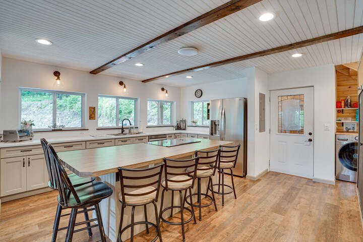 Secluded Marathon Hideaway w / Fire Pit + Views!