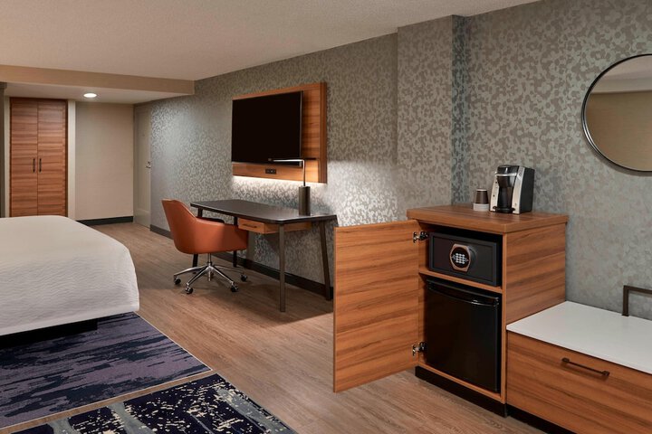 Room 16 of 27
