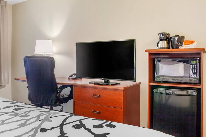 Sleep Inn & Suites Milwaukee Airport