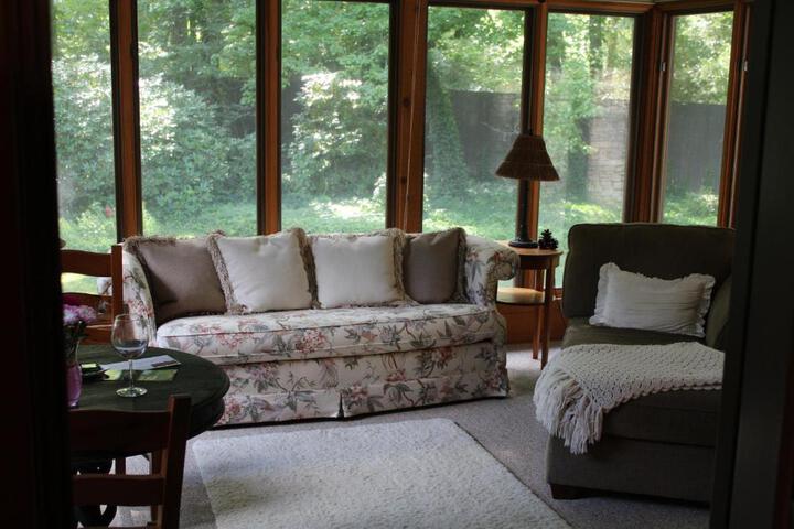 The Inn at White Oak