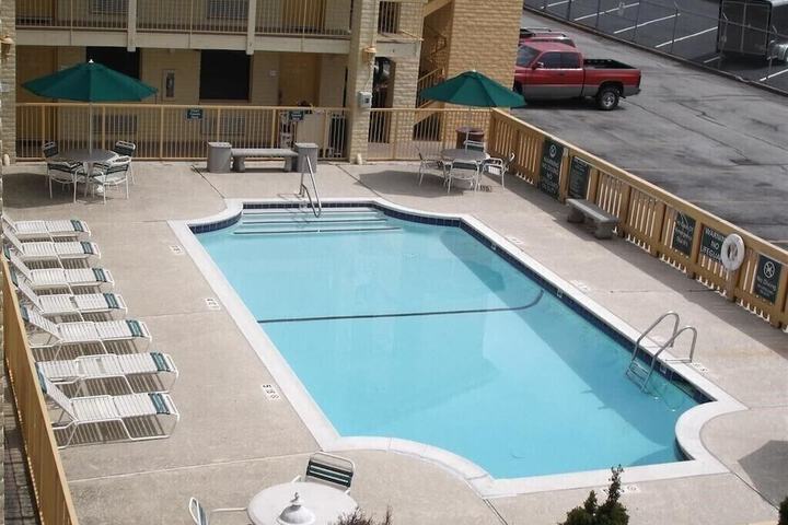 Pool 5 of 34