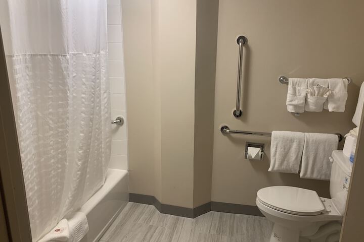 Room 25 of 48