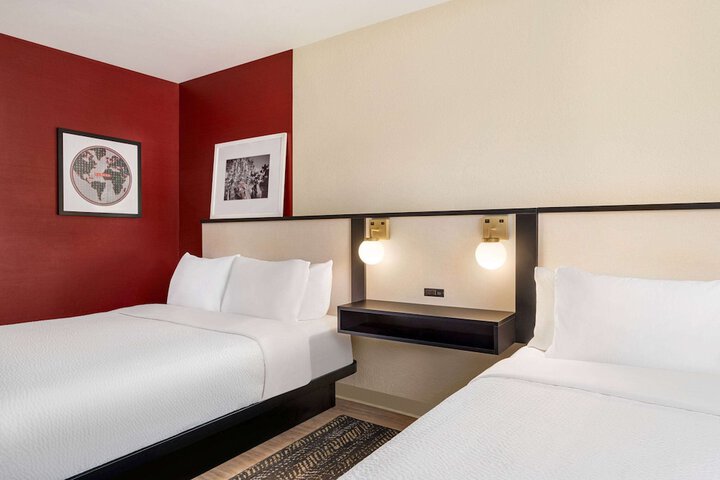 Room 21 of 39