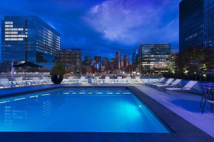 Global Luxury Suites at Boston Seaport