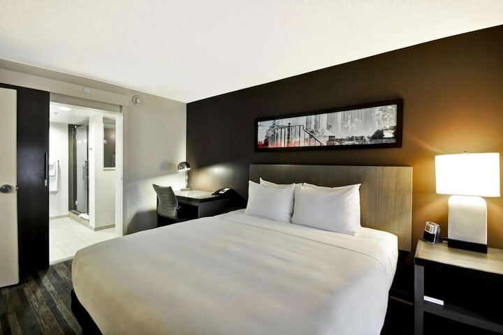 Room 30 of 63
