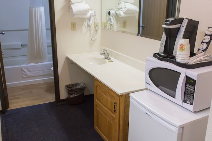 Room 10 of 26
