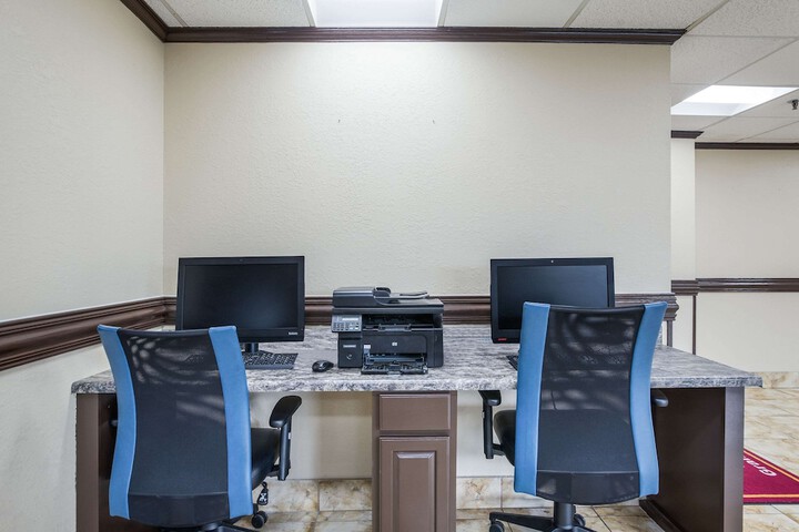Business Center 82 of 82