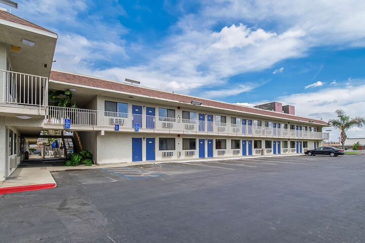 Hotel 5 of 30