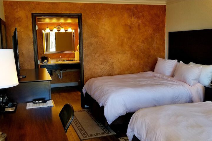 Room 25 of 39