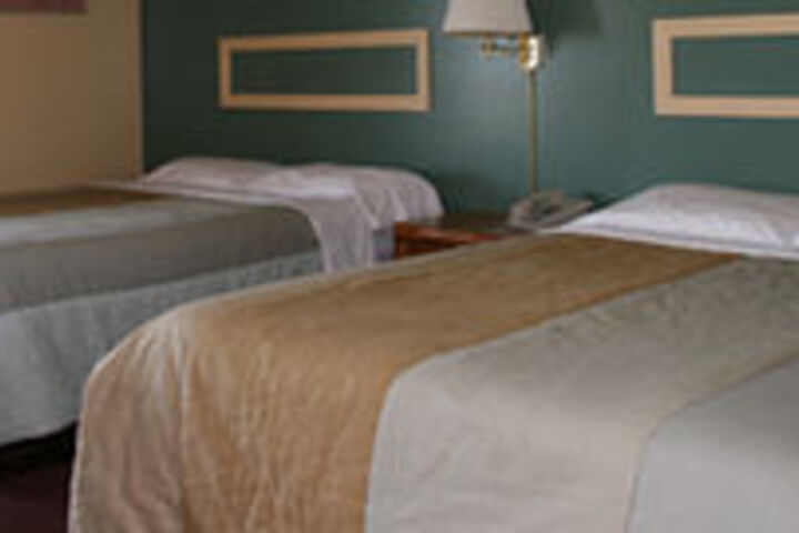Greshams Lake View Motel