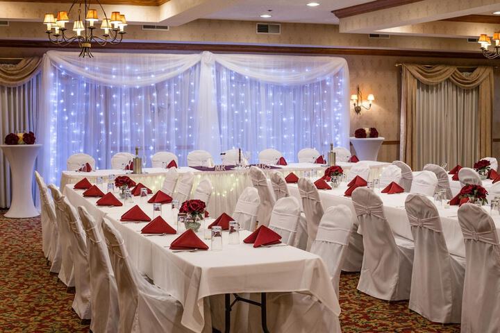Coshocton Village Inn and Suites
