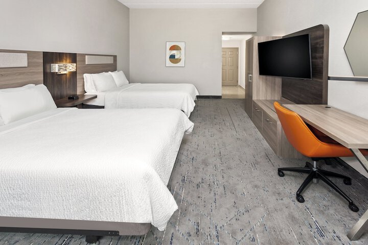 Holiday Inn Express & Suites Chicago West - OHare Arpt Area by IHG