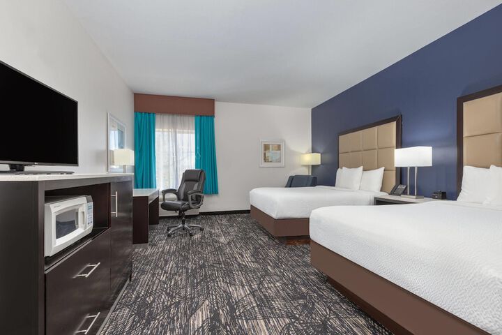 La Quinta Inn & Suites by Wyndham Paris