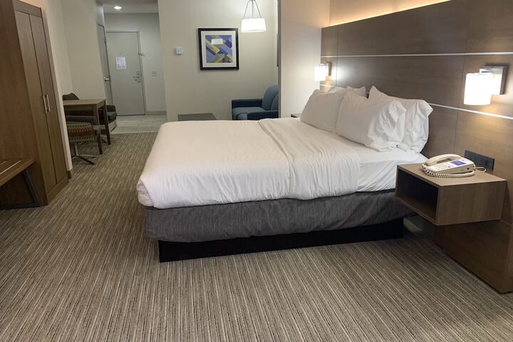 Room 14 of 38