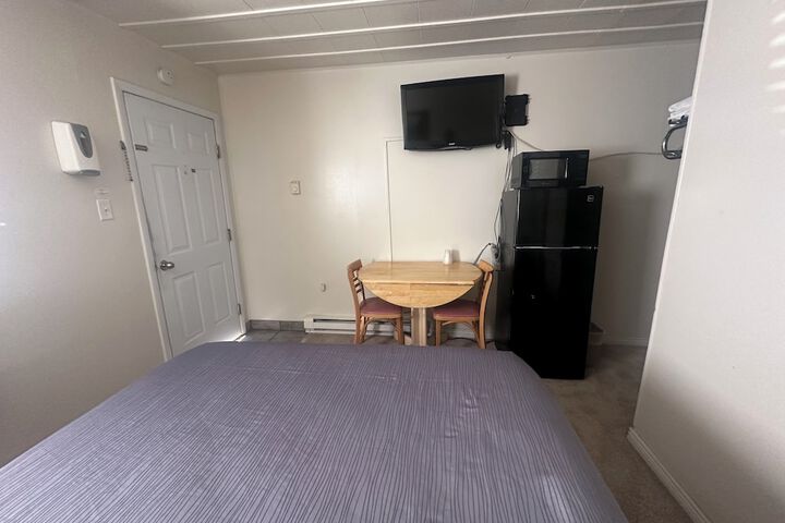 Room 11 of 25