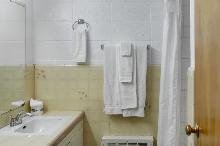 Room 15 of 34