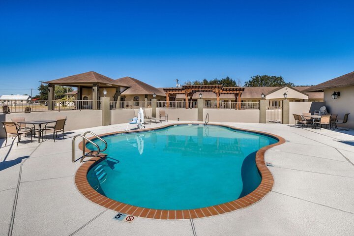 Pool 2 of 29