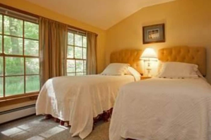 Arlingtons West Mountain Inn