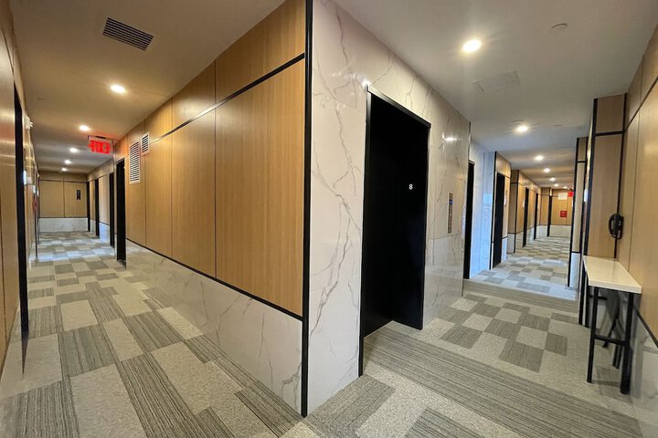 Ballroom/Hall 21 of 27
