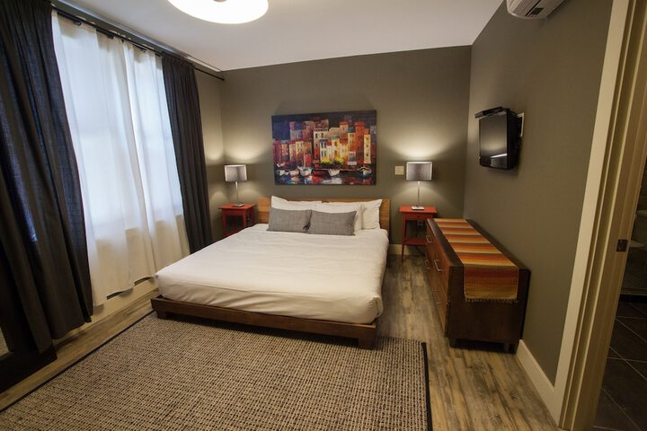 Room 48 of 69