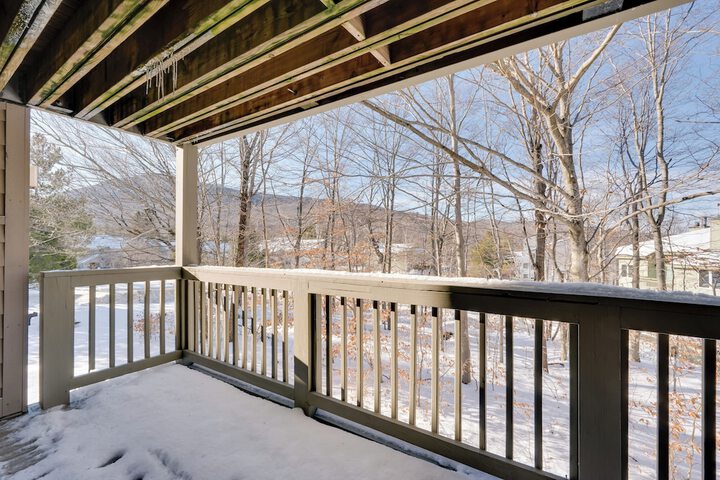 Close to Smuggs Lifts! Cozy Mountain-view Condo