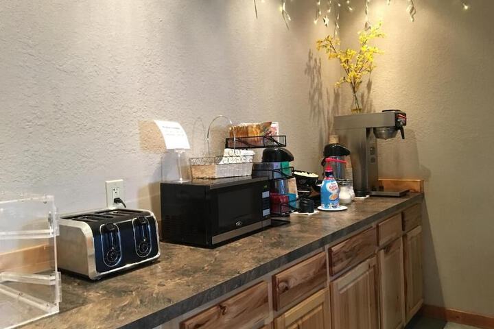 Breakfast/Coffee Service 28 of 31