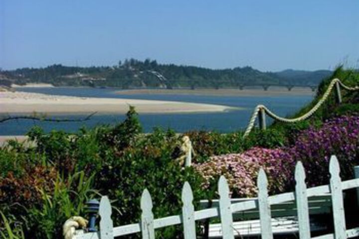 Cliff House - Waldport