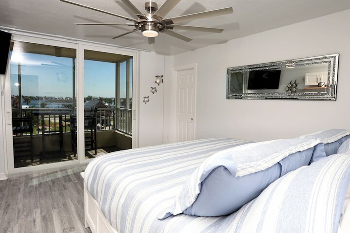 Room 105 of 169