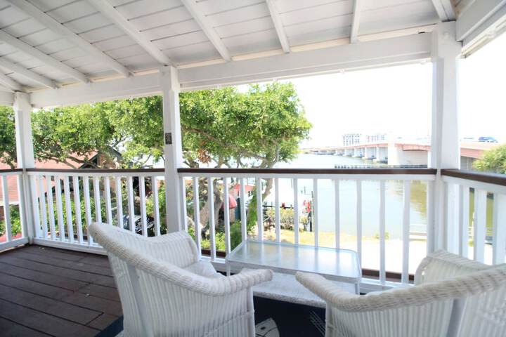 The Riverview Hotel