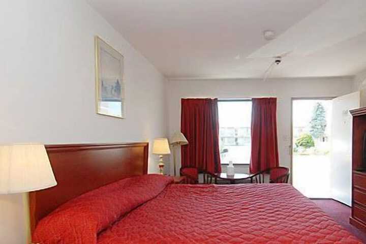 Room 32 of 70