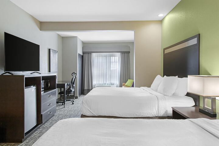 Best Western Plus Bay City Inn & Suites