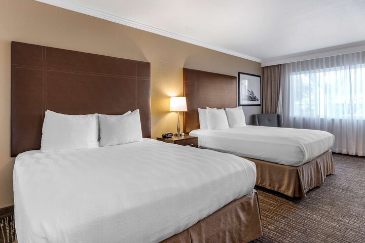Room 21 of 34