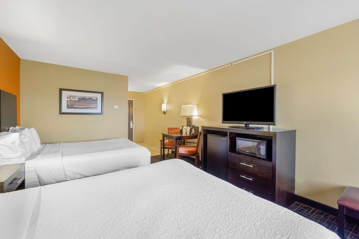 Room 32 of 52