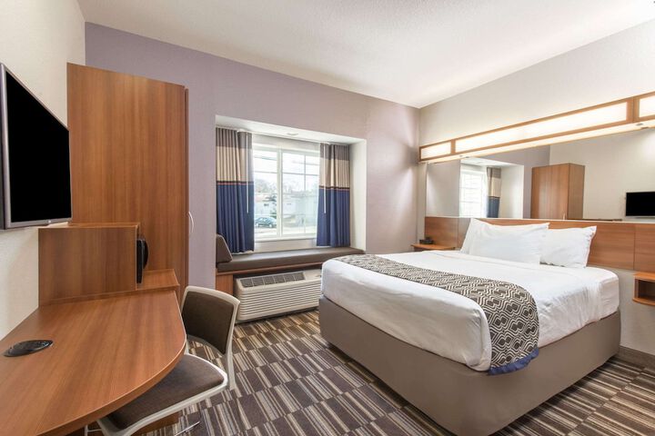 Microtel Inn & Suites by Wyndham Cadiz