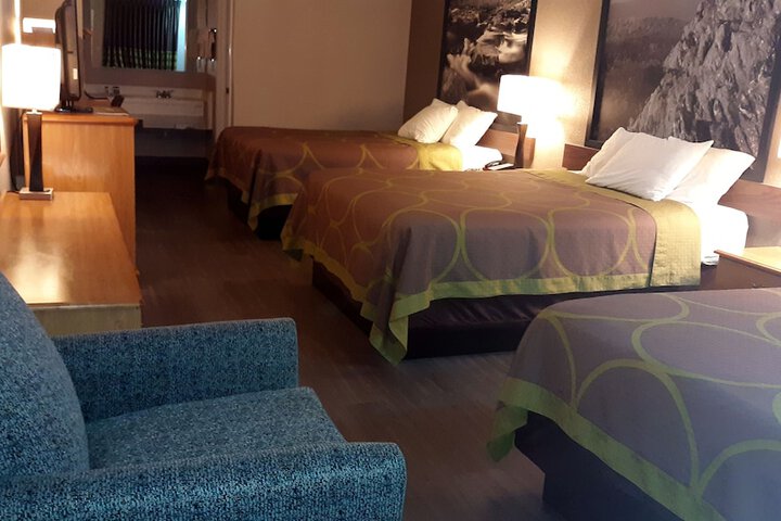 Room 28 of 72