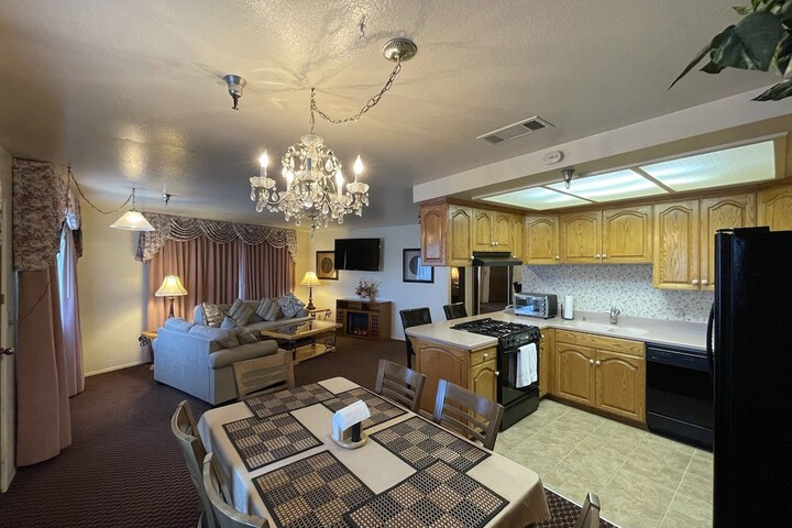 Room 21 of 34