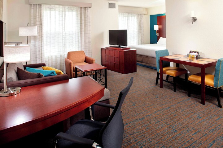 Room 21 of 28