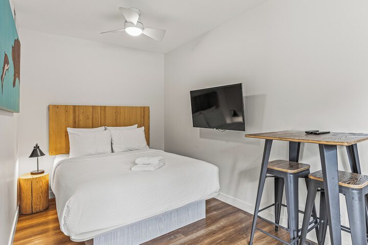Room 43 of 60